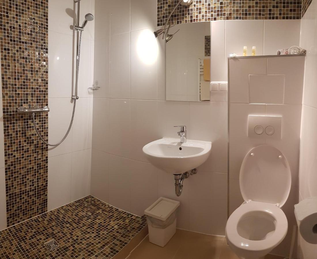 Drei Baeren Inn Aichach Extérieur photo