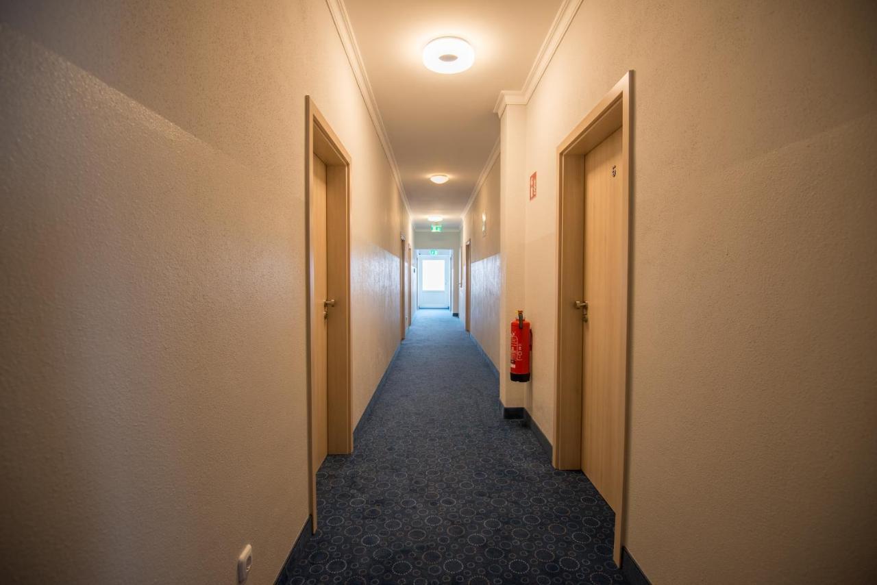 Drei Baeren Inn Aichach Extérieur photo