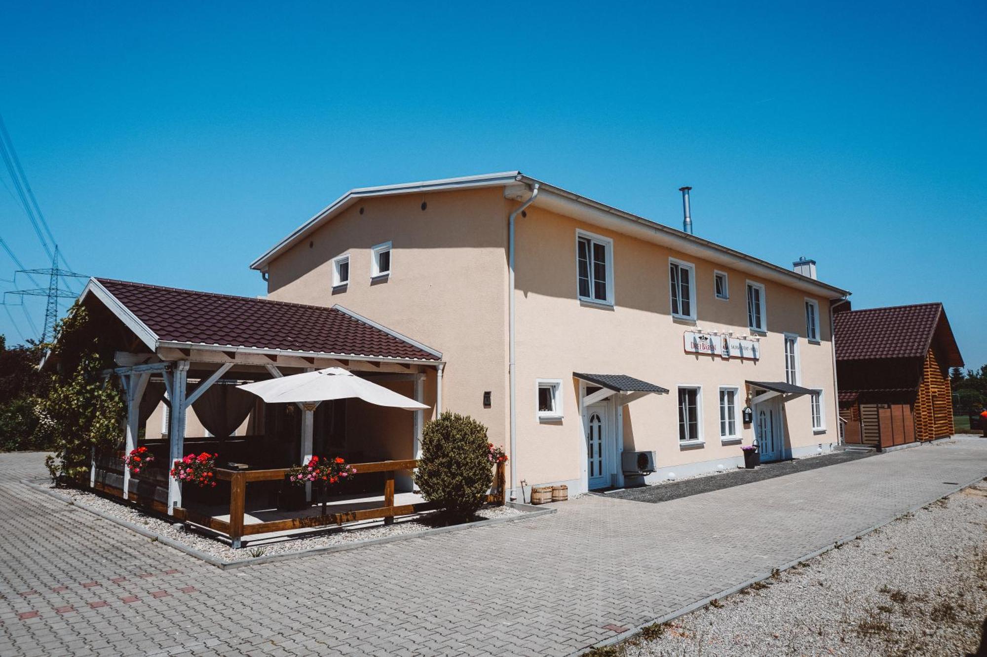 Drei Baeren Inn Aichach Extérieur photo